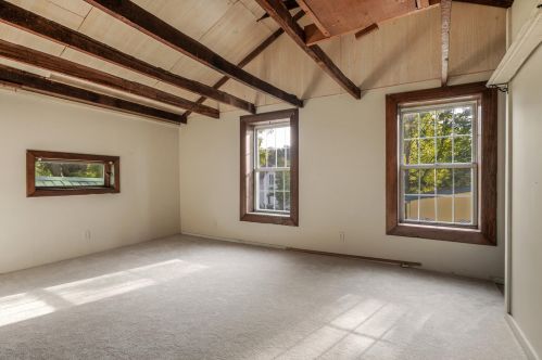 514 Kalamazoo St, Paw Paw MI 49079-1130 exterior