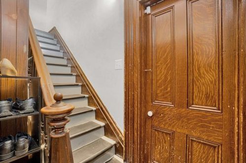 24 Mainsgate St, Pittsburgh PA 15205-2247 exterior