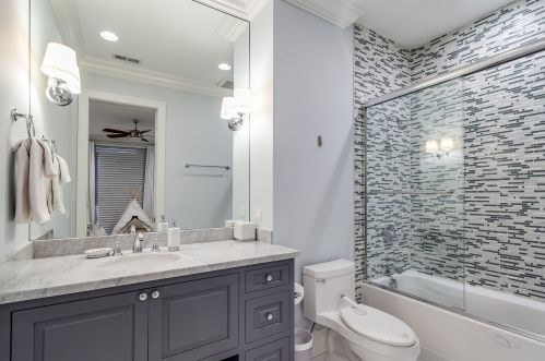 1512 Wieland St, Chicago IL 60610-1233 exterior