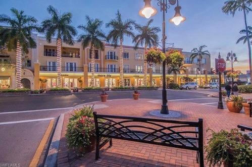 955 6 St, Naples FL 34102-0060 exterior