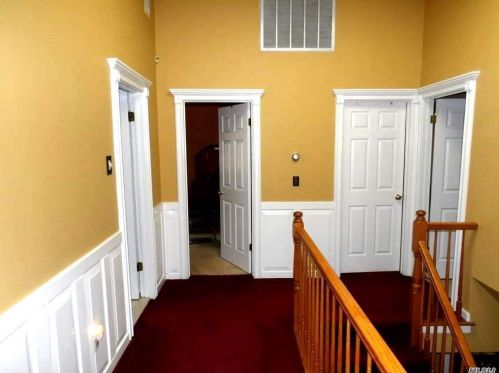 32 Pheasant Run Ln, Huntington Station NY 11746-8142 exterior