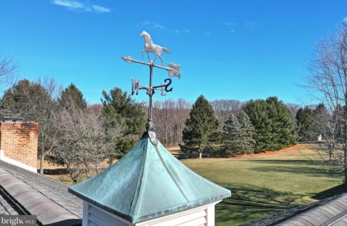 869 Fairview Dr, Hanover PA 17331-9747 exterior