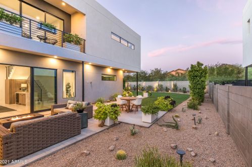 7729 13th Pl, Phoenix AZ  85020-4202 exterior