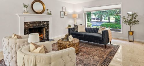 7607 Lake Dr, Milwaukee WI  53217-2909 exterior