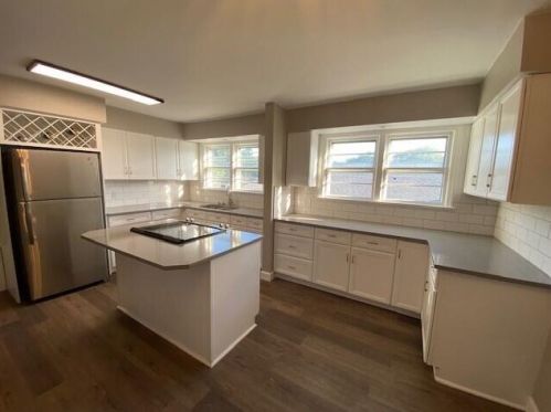 1725 Peck St, Meskegon MI 49441-2530 exterior