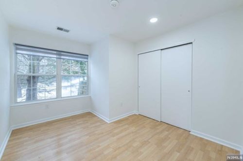 2148 Jordan Ct, Mahwah NJ  07430-3820 exterior