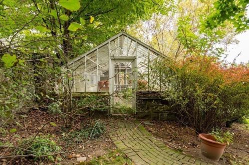 235 Warren St, Brookline MA 02445-5942 exterior