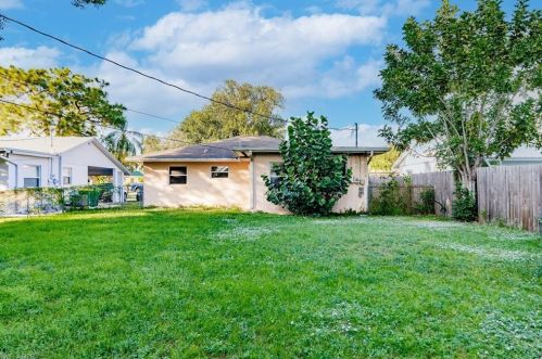 662 105 Ave, Naples FL 34108-1840 exterior