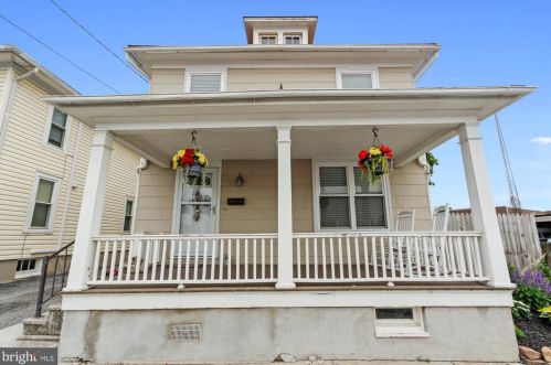 245 Chestnut St, Hanover, PA 17331-2250