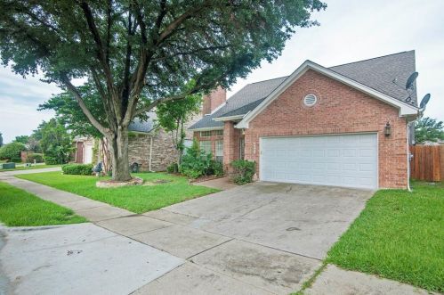 9405 Apple Way, Irving TX  75063-6426 exterior