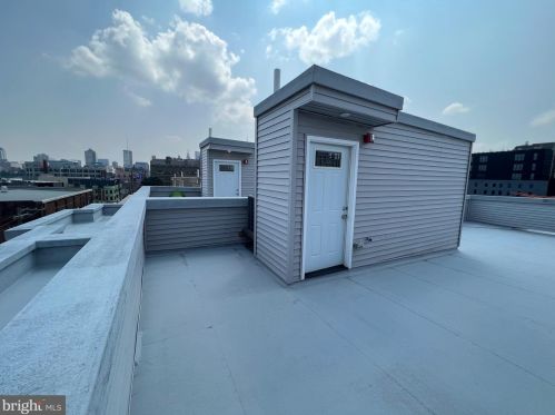 630 13th St, Philadelphia PA 19123-2427 exterior