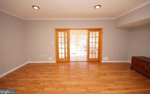 25 Jasmine Ct, Trenton NJ 08648-4808 exterior