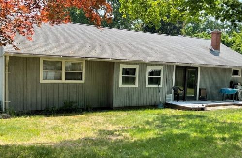 36 Shady Brook Ln, Springfield, MA 01118-2427