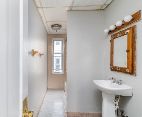 21 Whipple St, Worcester MA 01607-1339 exterior