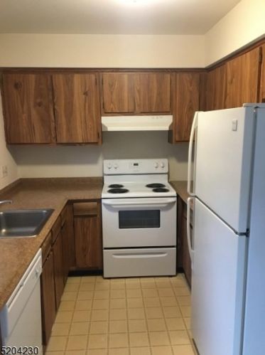 21 Great Horned Owl Ct, Hackettstown NJ  07840-3303 exterior