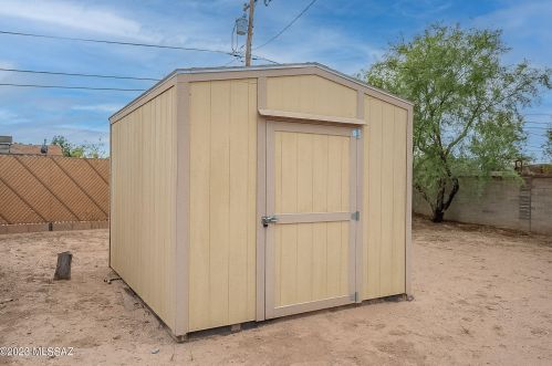 817 District St, Tucson AZ 85714-1105 exterior