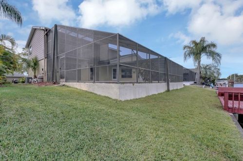 5809 Dory Way, Tampa FL 33615-3633 exterior