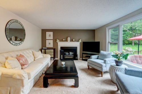 108 Hickory Hl Rd, New Britain CT 06052-1009 exterior