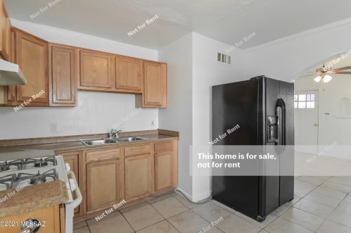 844 37 St, Tucson AZ 85713-4908 exterior