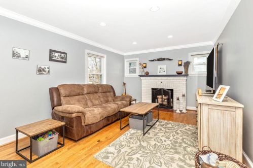 604 Forest Glen Rd, Silver Spring MD 20910-1122 exterior