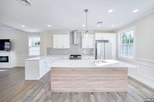 161 Adams Ave, River Edge NJ 07661-1437 exterior