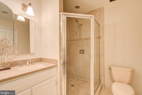 10924 Bloomingdale Dr, Rockville MD 20852-5535 exterior