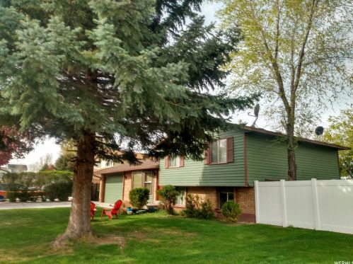 8758 1365, Taylorsville UT 84088-9127 exterior