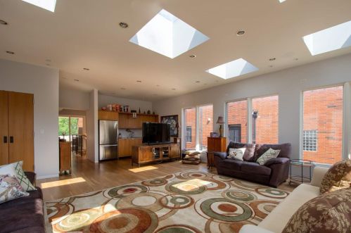 2725 Kenmore Ave, Chicago IL 60614-1305 exterior