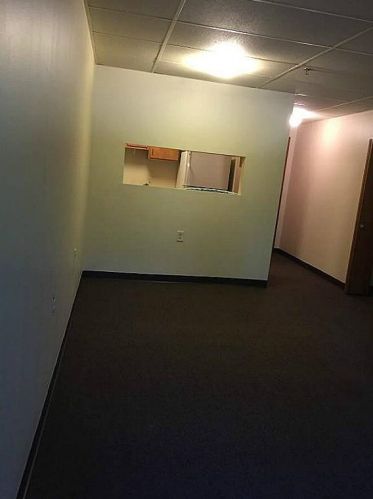 1146 Main St, Manchester CT  06040-6037 exterior