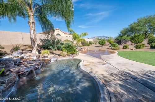 8499 National Dr, Tucson AZ 85742-8526 exterior