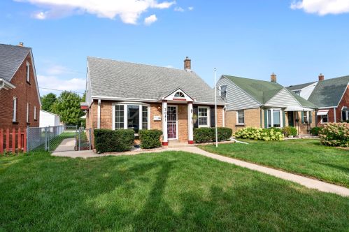 3041 85th St, Milwaukee, WI 53222-4719