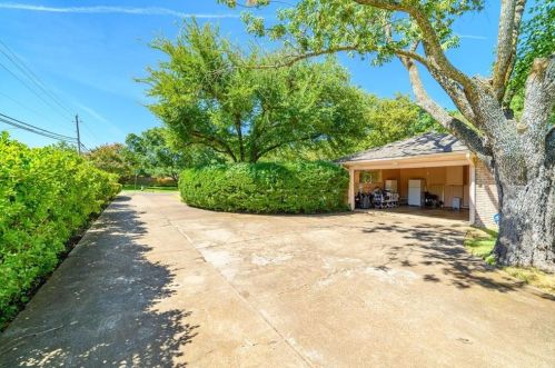 5165 Del Roy Dr, Dallas TX 75230-2924 exterior