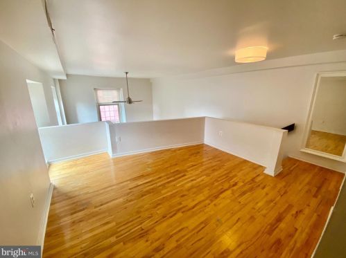 915 Bainbridge St, Philadelphia PA 19147-1947 exterior