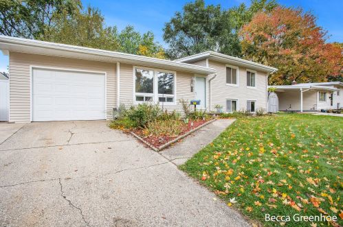 2049 Cypress St, Wyoming, MI