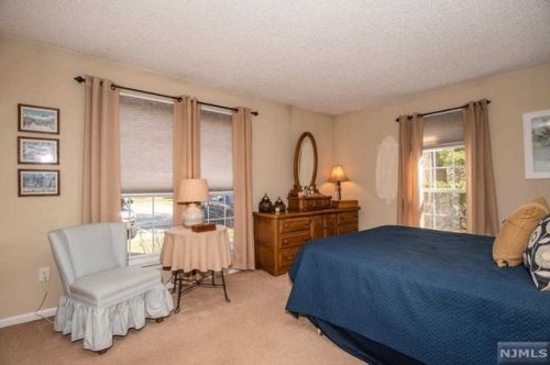 351 Cottonwood Way, Mahwah NJ 07430-2081 exterior