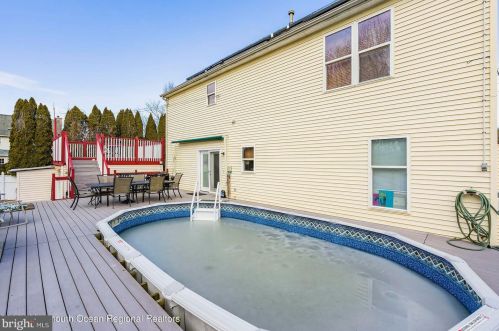 4 Vine St, Berkeley Township NJ 08721-2420 exterior