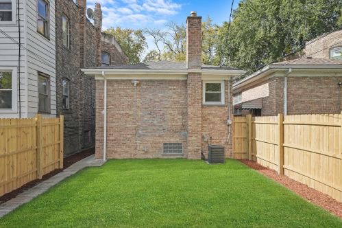 1019 Springfield Ave, Chicago IL  60624-4026 exterior