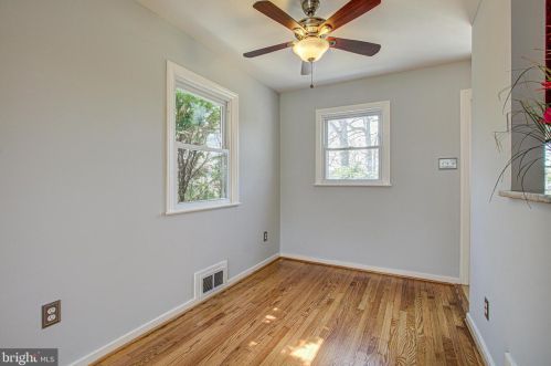 6918 Westhampton Dr, Alexandria VA 22307-1528 exterior