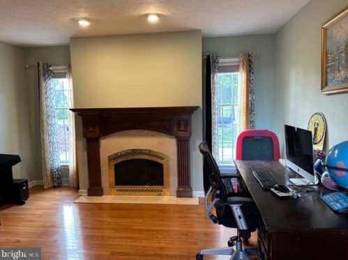 381 Thornhill Dr, Hanover PA  17331-7976 exterior