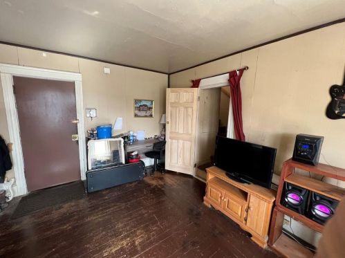 131 Daboll St, Providence RI 02907-2529 exterior