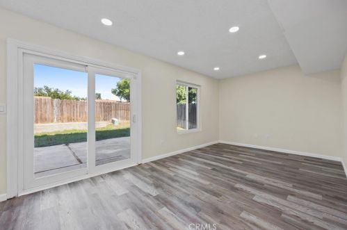5804 Cedar Gln Ln, Bakersfield CA 93313-3345 exterior