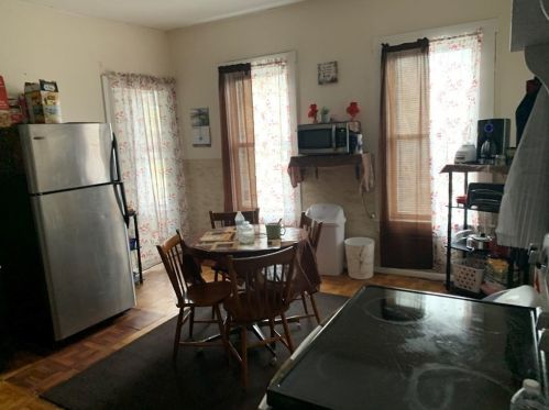 33 Vernon St, Worcester MA 01610-1919 exterior