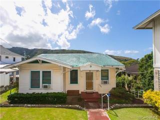 2703 Hillside Ave, Honolulu, HI 96822-1718