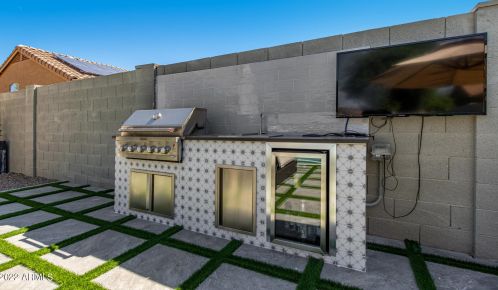 22640 47th Pl, Phoenix AZ  85050-6905 exterior