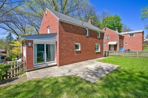 295 Barclay Ave, Pittsburgh, PA 15221-4031