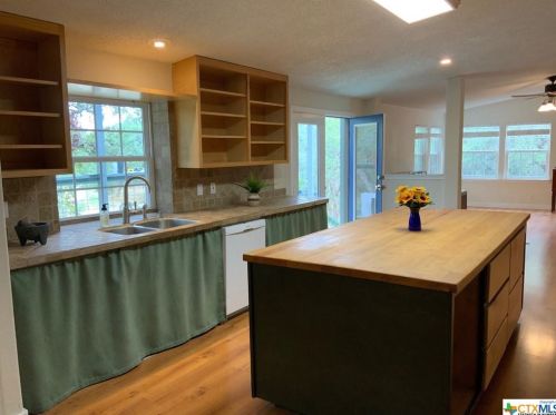 1000 Cherry Crk Blvd, Spring Branch TX 78070-6330 exterior