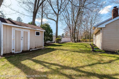 523 Holmes Ave, Lacey NJ  08731-1509 exterior