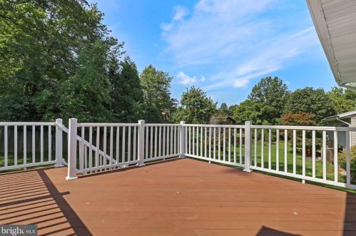 6527 Divine St, Mc Lean VA 22101-4623 exterior