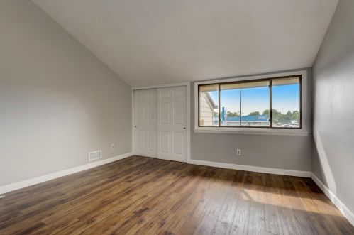 5592 27, Milwaukee WI 53221-4106 exterior