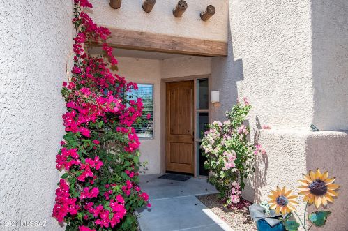 7972 Hawk Eagle Ct, Tucson AZ  85757-1643 exterior